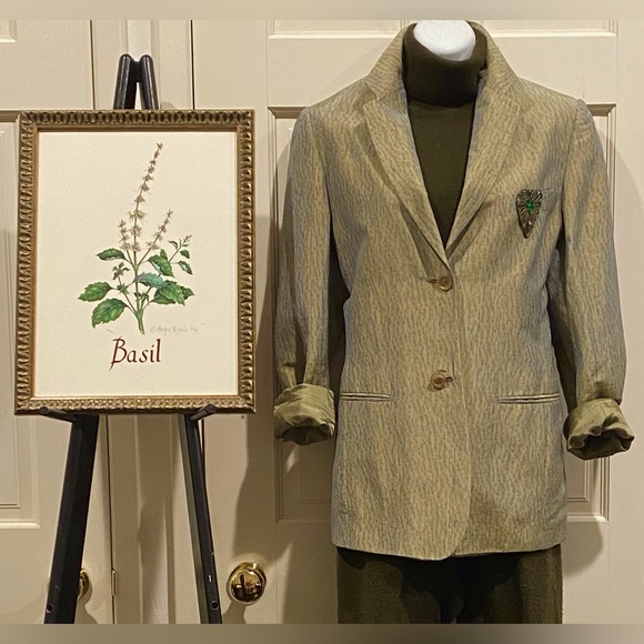 Vintage brass and green stones triangle brooch - Picture 11 of 12